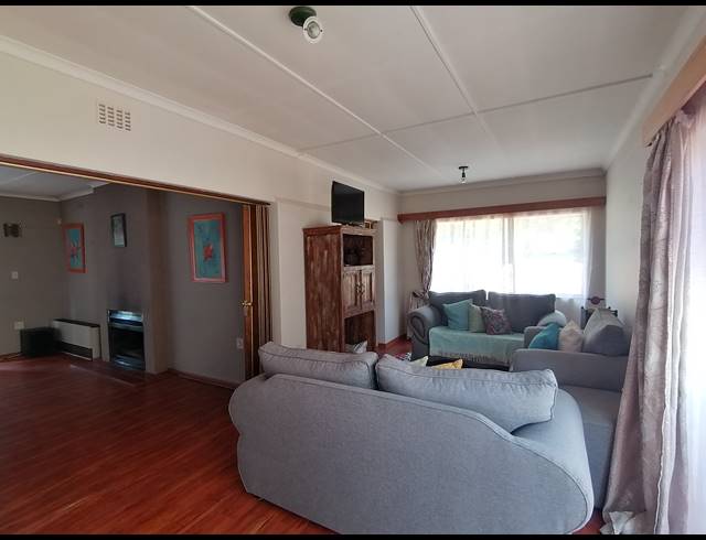 4 BEDROOM FREESTANDING SOLD IN STILFONTEIN EXT 4